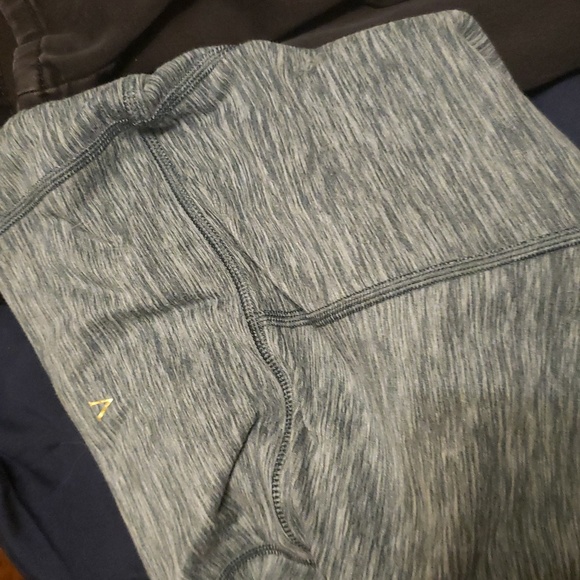 Victoria's Secret leggings - Picture 7 of 9